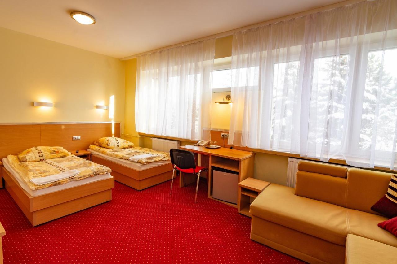 Dom Sportowca Blonie - Mosir Otel Sanok Dış mekan fotoğraf