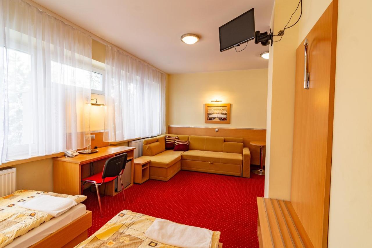 Dom Sportowca Blonie - Mosir Otel Sanok Dış mekan fotoğraf